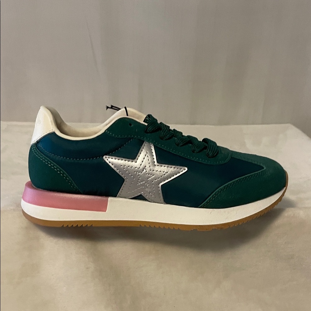 NEW Justice Green Sneakers with Silver Star - Picture 4 of 16